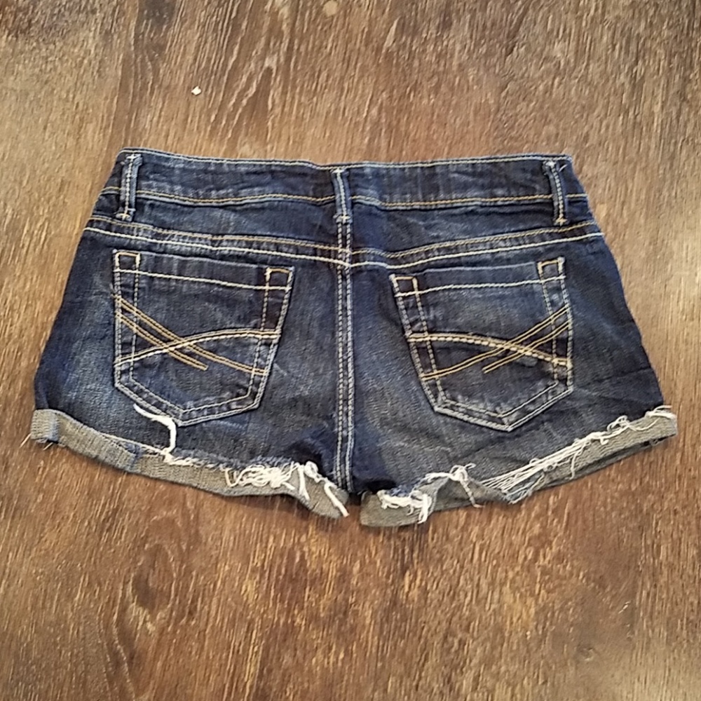 Shorts - Picture 2 of 4